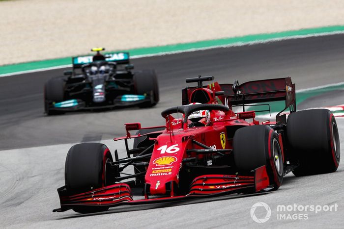 Charles Leclerc, Ferrari SF21, Valtteri Bottas, Mercedes W12