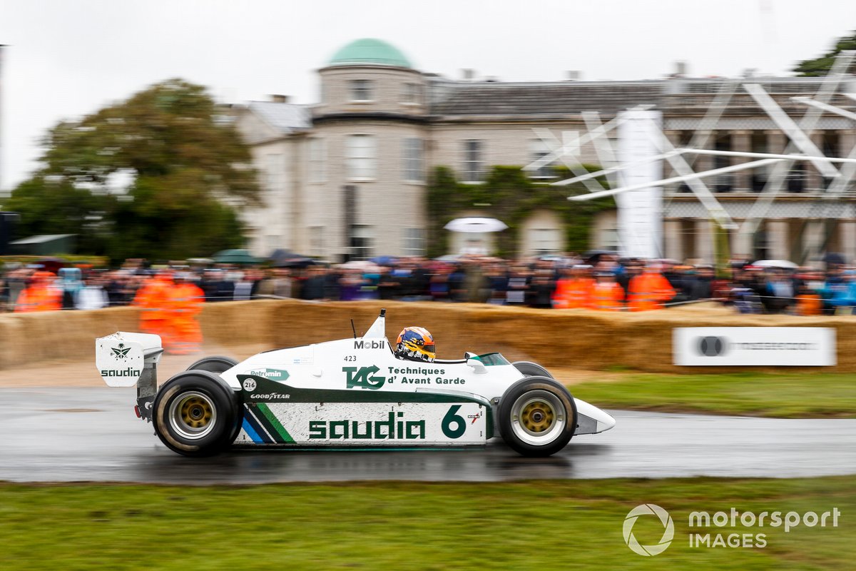 Karun Chandhok au volant de la Williams-Cosworth FW08 (1982)