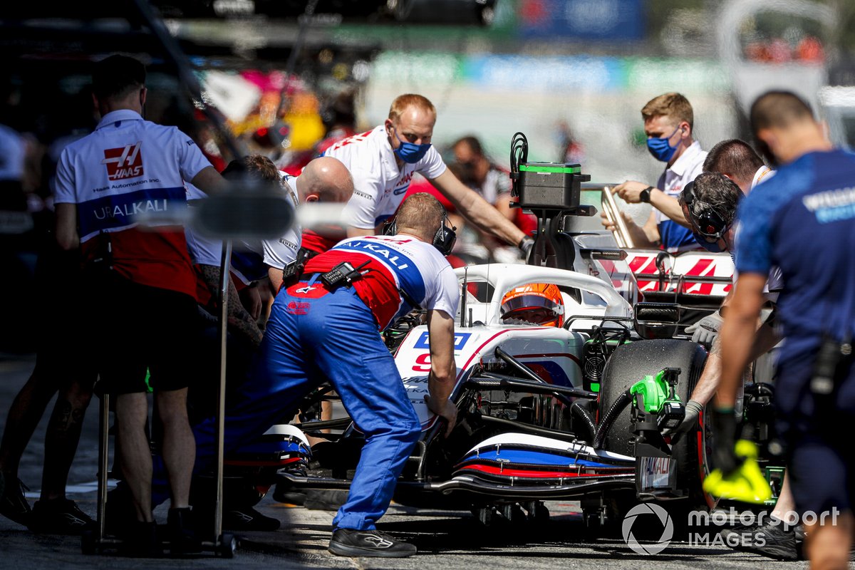Nikita Mazepin, Haas VF-21, en pits