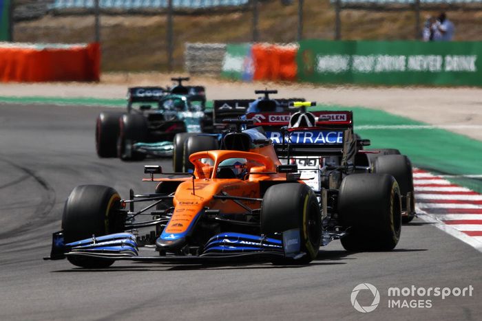 Daniel Ricciardo, McLaren MCL35M, Antonio Giovinazzi, Alfa Romeo Racing C41, Fernando Alonso, Alpine A521, Lance Stroll, Aston Martin AMR21