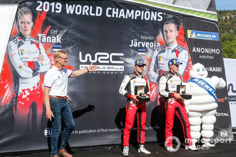 I Campioni Ott Tänak, Martin Järveoja, Toyota Gazoo Racing WRT Toyota Yaris WRC con Ari Vatanen