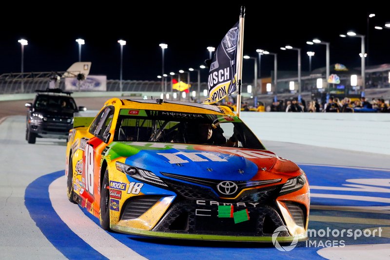 NASCAR Cup-Champion 2019: Kyle Busch, Joe Gibbs Racing, Toyota Camry M&M's