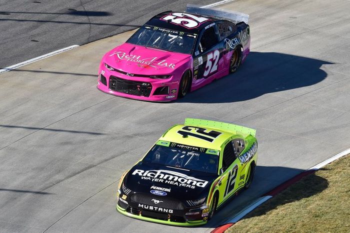 Ryan Blaney, Team Penske, Ford Mustang Menards/Richmond, Garrett Smithley, Rick Ware Racing, Chevrolet Camaro RICH MAR FLORIST