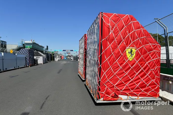 Llegada del equipo Ferrari