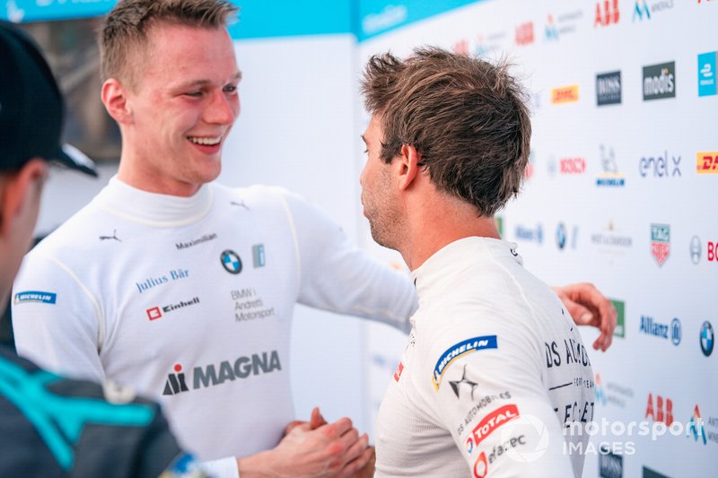 Race winner Maximilian Günther, BMW I Andretti Motorsports chats with Antonio Felix da Costa, DS Techeetah, 2nd position, after the race