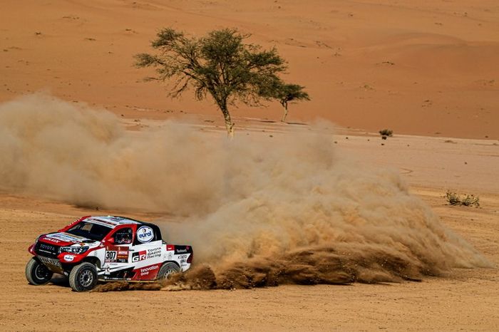 #307 Toyota Gazoo Racing: Bernhard Ten Brinke, Tom Colsoul