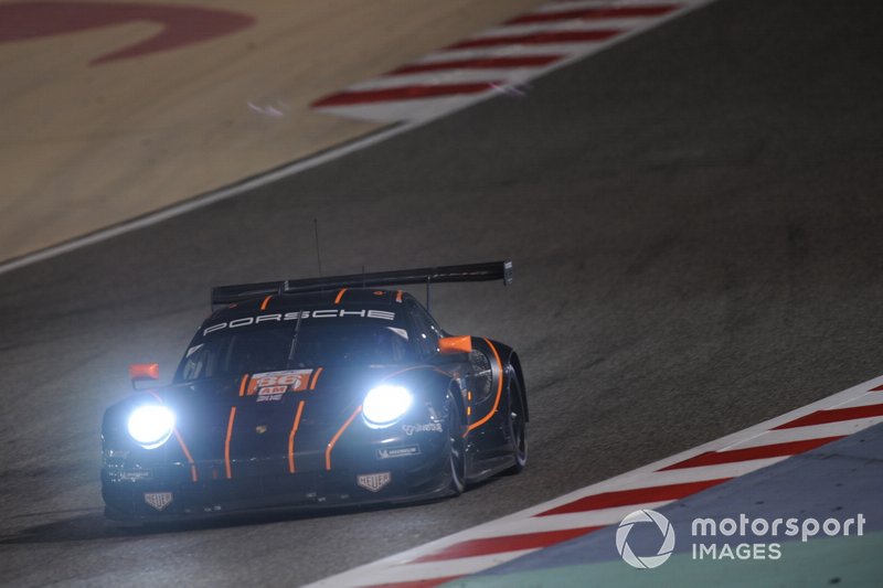 #86 Gulf Racing Porsche 911 RSR: Michael Wainwright, Benjamin Barker, Andrew Watson 