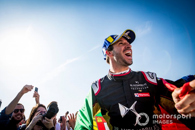 Podio: ganador de la carrera Antonio Felix da Costa, DS Techeetah celebra
