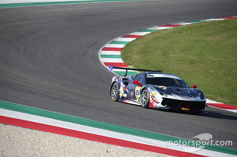 #214 Ferrari 488 Challenge, Ferrari of Newport Beach: Brent Holden