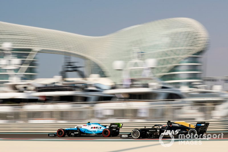 Robert Kubica, Williams FW42, y Romain Grosjean, Haas F1 Team VF-19