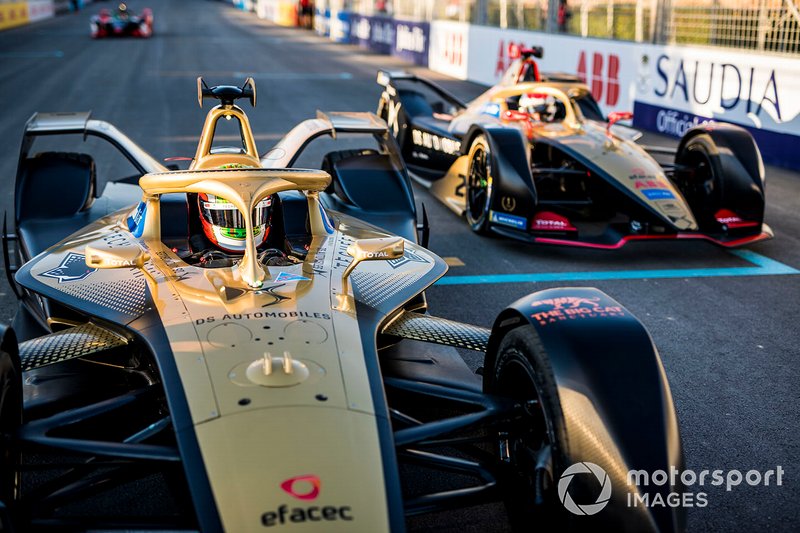 Antonio Felix da Costa, DS Techeetah, DS E-Tense FE20 davanti a Jean-Eric Vergne, DS Techeetah, DS E-Tense FE20 sulla griglia