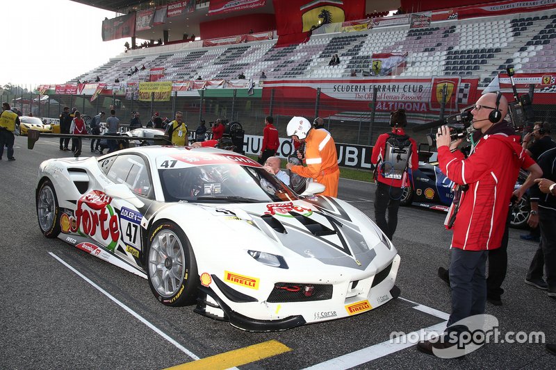 Griglia di partenza: #47 Ferrari 488 Challenge, Ferrari Budapest: Adam Carroll