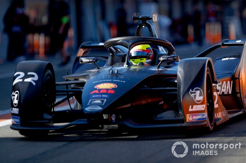 Oliver Rowland, Nissan e.Dams, Nissan IMO2 in the pit lane