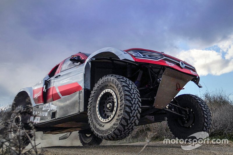 Óscar Fuertes y Diego Vallejo, SsangYong Korando DKR