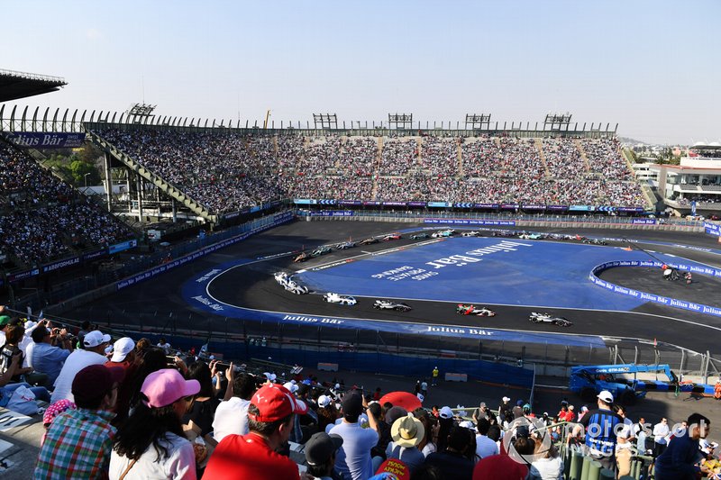 Oliver Rowland, Nissan e.Dams, Nissan IMO1, precede Lucas Di Grassi, Audi Sport ABT Schaeffler, Audi e-tron FE05