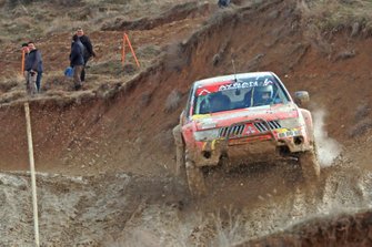 İsmail Ayhan, Levent Köremezli, Mitsubishi L200
