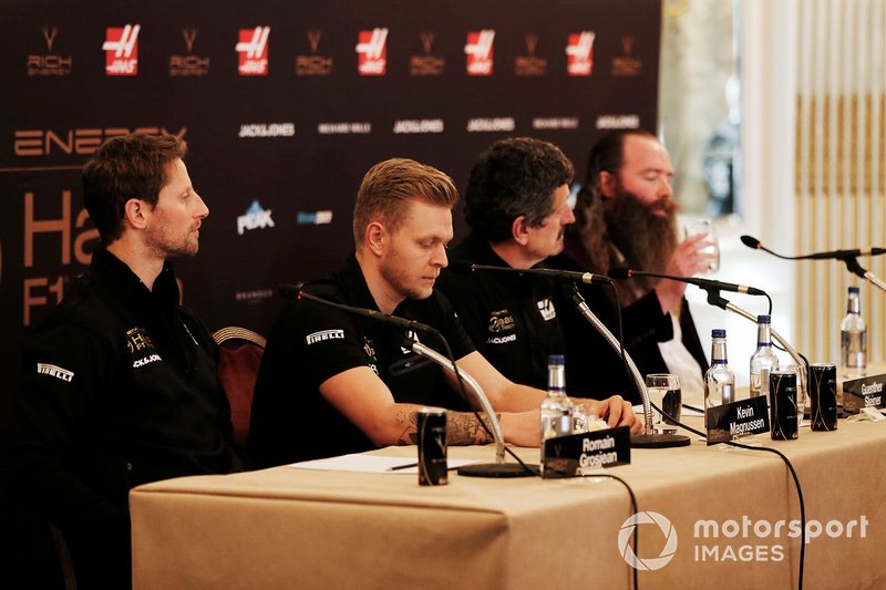 Romain Grosjean, Haas F1 Team, Kevin Magnussen, Haas F1 Team, Guenther Steiner, Team Principal, Haas F1, William Storey, CEO Rich Energy