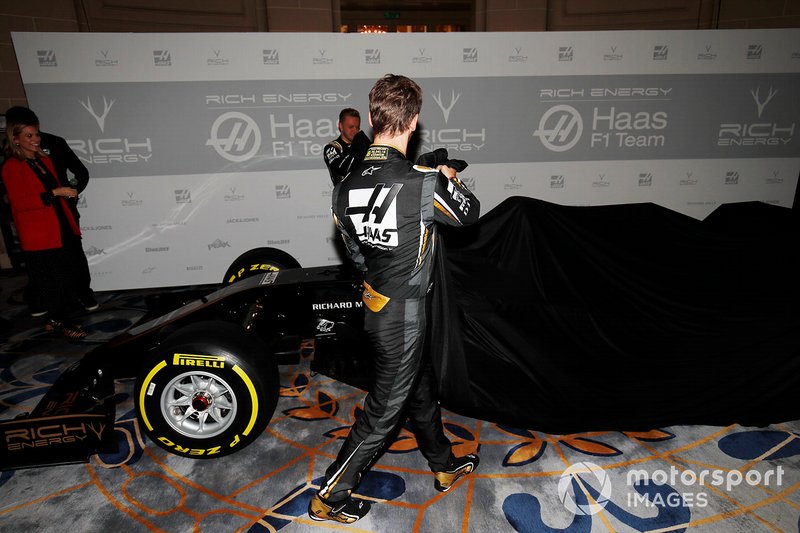 Romain Grosjean, Haas F1 Team, Kevin Magnussen, Haas F1 Team