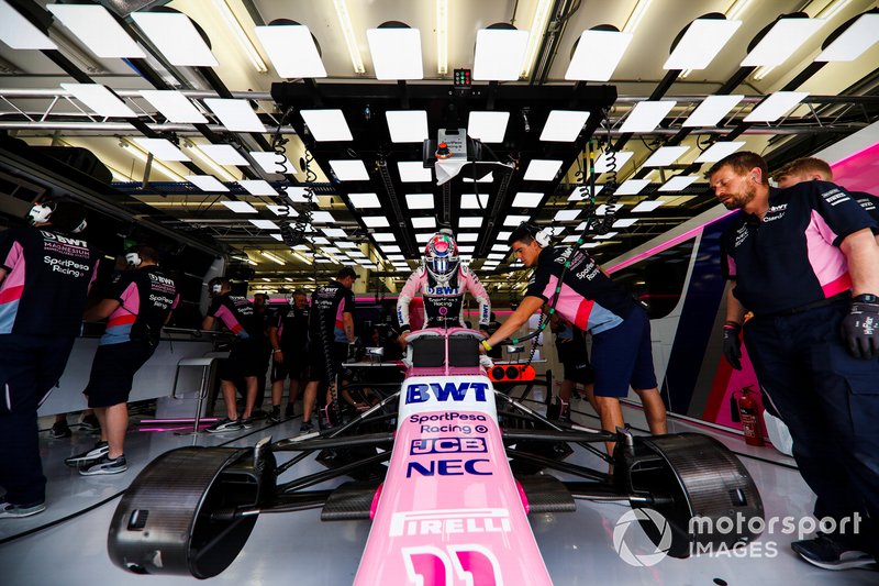 Sergio Perez, Racing Point RP19, in the garage