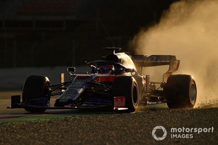 Daniil Kvyat, Scuderia Toro Rosso STR14, salida de pista