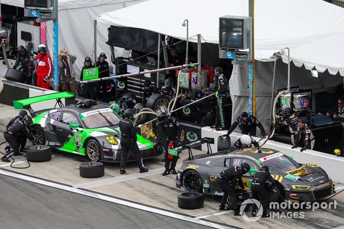 #19 Moorespeed Audi R8 LMS GT3, GTD: Will Hardeman, Alex Riberas, Andrew Davis, Markus Winkelhock, Pit Stop