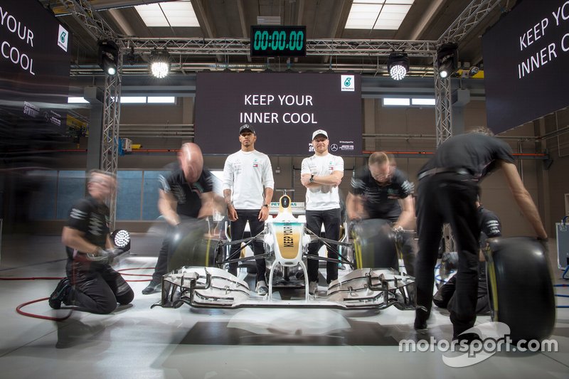 Lewis Hamilton and Valtteri Bottas, Mercedes-AMG Petronas Motorsport, alla presentazione dei lubrificanti Petronas Syntium Hybrid Performance
