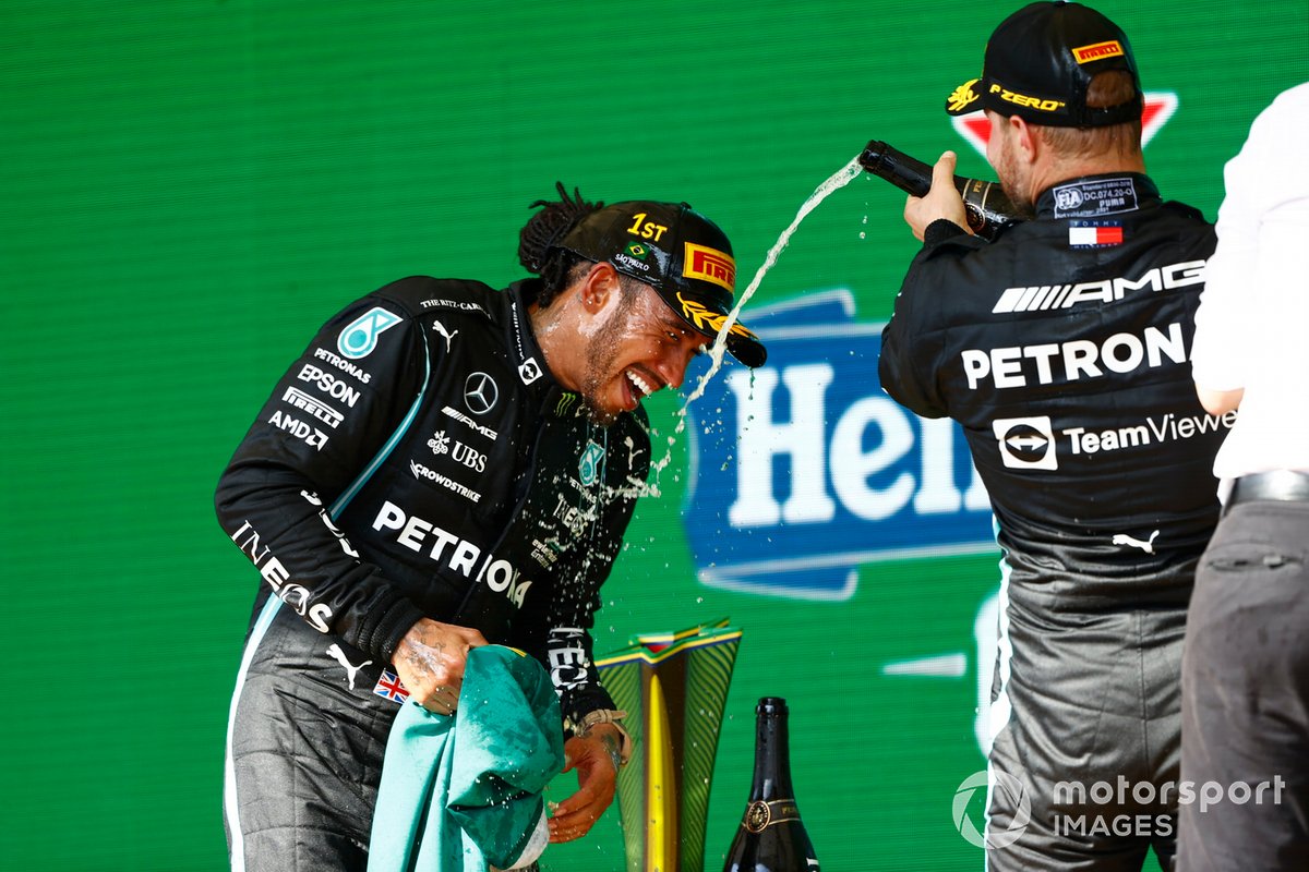 Podio: tercer lugar Valtteri Bottas, Mercedes, ganador de la carrera Lewis Hamilton, Mercedes