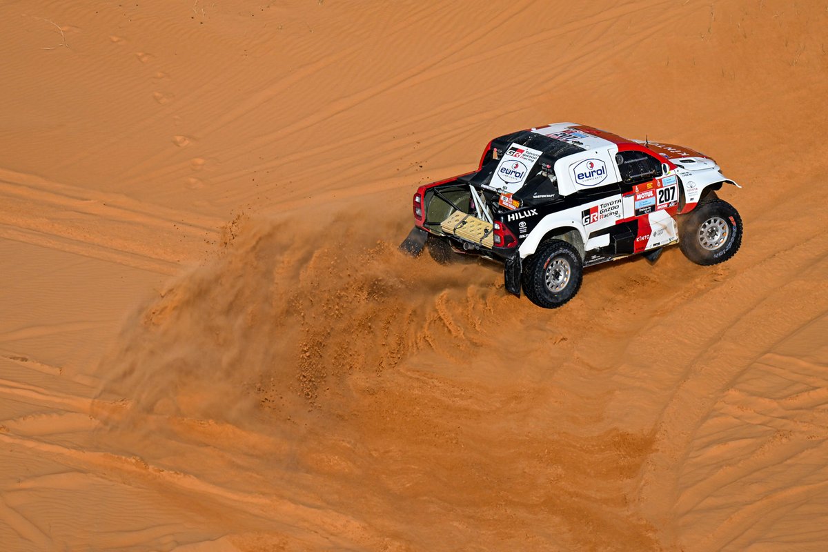 #207 Toyota Gazoo Racing Toyota: Giniel De Villiers, Dennis Murphy