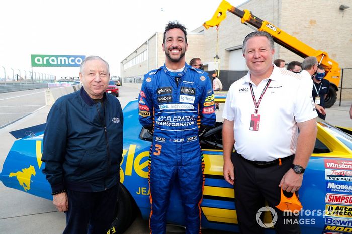 Daniel Ricciardo, McLaren, Jean Todt, Presidente de la FIA y Zak Brown, CEO de McLaren Racing