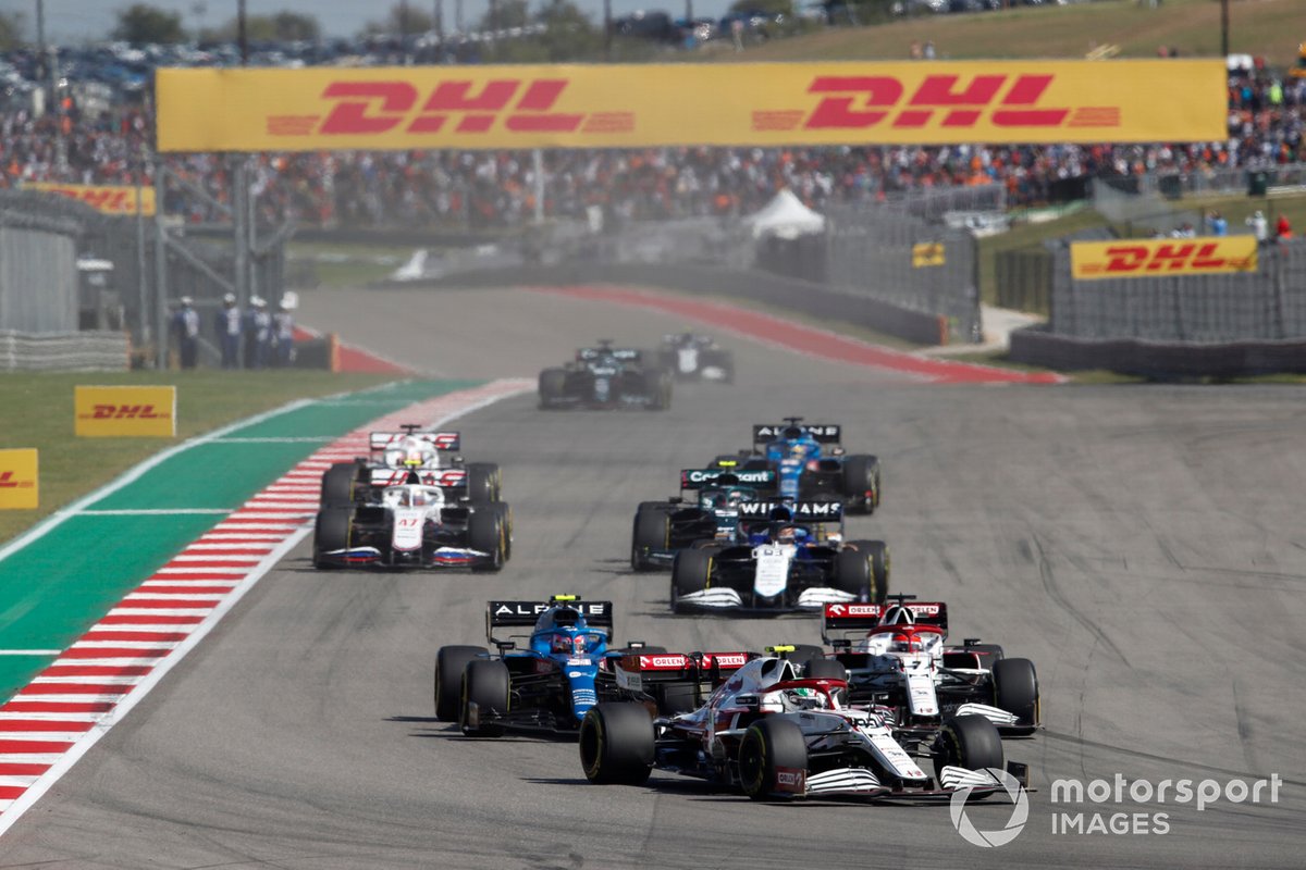 Antonio Giovinazzi, Alfa Romeo Racing C41, Esteban Ocon, Alpine A521, Kimi Raikkonen, Alfa Romeo Racing C41, George Russell, Williams FW43B, e Mick Schumacher, Haas VF-21