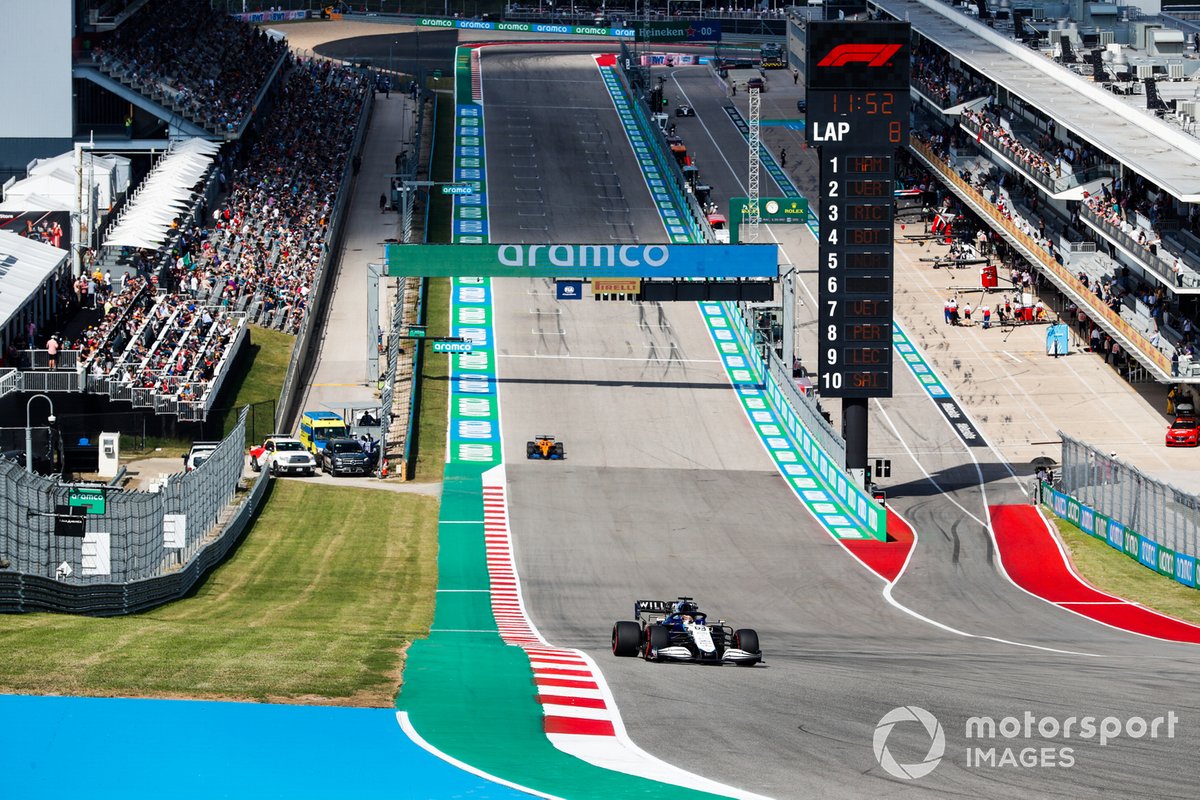 George Russell, Williams FW43B, Daniel Ricciardo, McLaren MCL35M