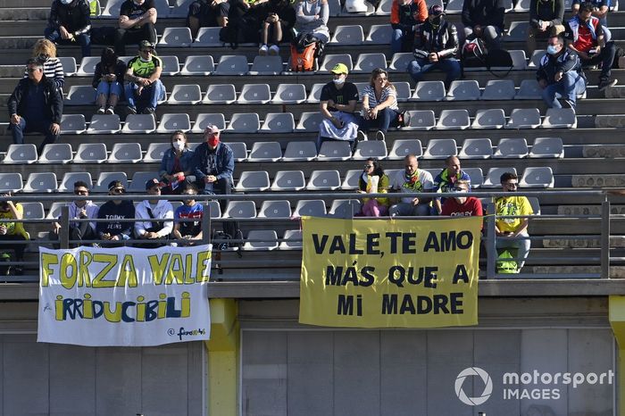Fans de Rossi en el circuito de Valencia