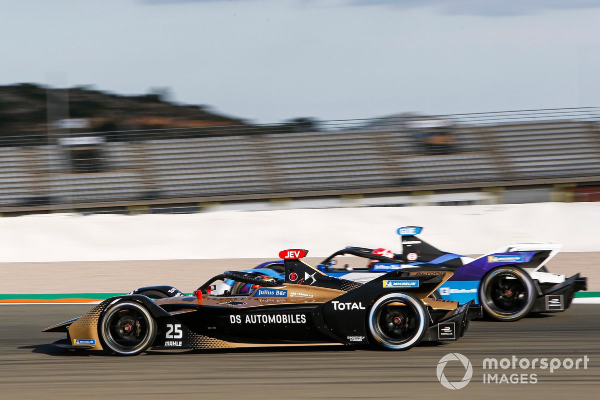 Jean-Eric Vergne, DS Techeetah, DS E-Tense FE20 overtakes Maximilian Gunther, BMW I Andretti Motorsports, BMW iFE.21