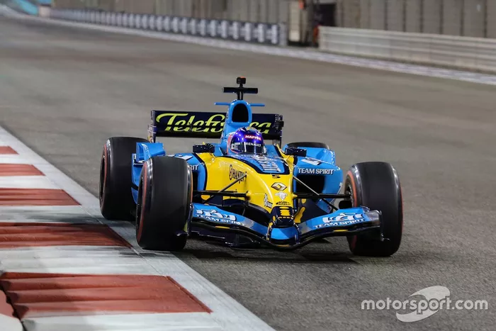 Fernando Alonso, Renault F1 Team, con el Renault R25 de 2005