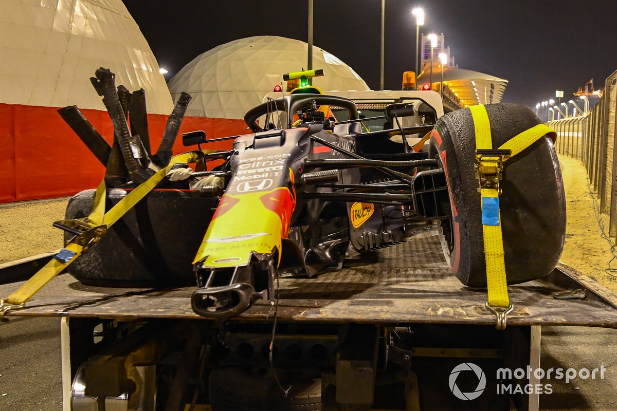 Restos do carro de Alexander Albon