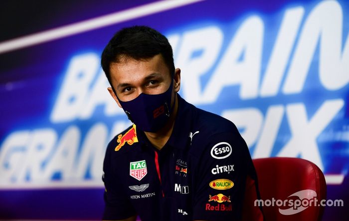 Alex Albon, Red Bull Racing en la conferencia de prensa