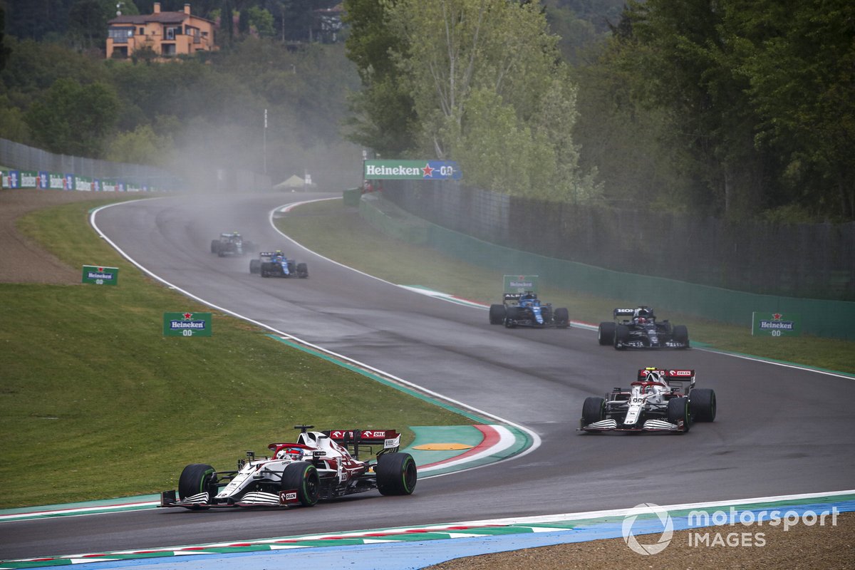 Kimi Raikkonen, Alfa Romeo Racing C41, Antonio Giovinazzi, Alfa Romeo Racing C41, Yuki Tsunoda, AlphaTauri AT02, and Fernando Alonso, Alpine A521