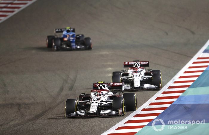 Antonio Giovinazzi, Alfa Romeo Racing C41, Kimi Raikkonen, Alfa Romeo Racing C41, and Esteban Ocon, Alpine A521