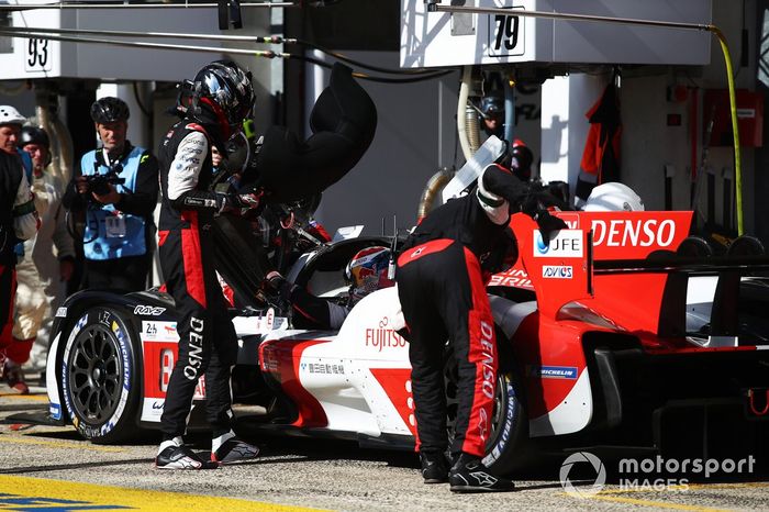 #8 Toyota Gazoo Racing Toyota GR010 - Hybrid Hypercar de Sebastien Buemi, Ryo Hirakawa, Brendon Hartley  