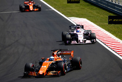 Fernando Alonso, McLaren MCL32, Sergio Perez, Sahara Force India F1 VJM10, Stoffel Vandoorne, McLaren MCL32