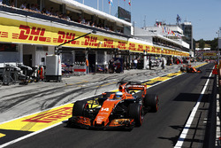 Fernando Alonso, McLaren MCL32, Stoffel Vandoorne, McLaren MCL32