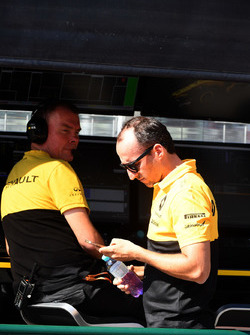 Alan Permane, Renault Sport F1 Team Race Engineer Robert Kubica, Renault Sport F1 Team