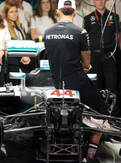 Lewis Hamilton, Mercedes AMG F1 lors d'une réunion d'équipe