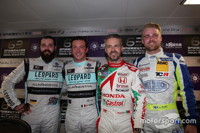 Conferenza stampa: Stefano Comini, Leopard Racing Team Volkswagen Golf GTI; Jean-Karl Vernay, Leopar