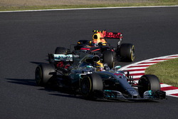 Lewis Hamilton, Mercedes AMG F1 W08, Max Verstappen, Red Bull Racing RB13