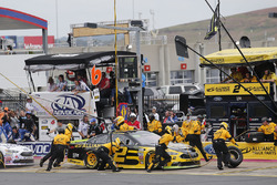 Brad Keselowski, Team Penske Ford pit stop