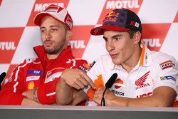Марк Маркес, Repsol Honda Team, и Андреа Довициозо, Ducati Team