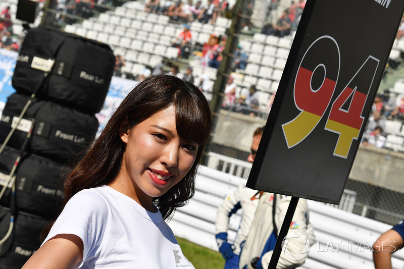 Grid girl