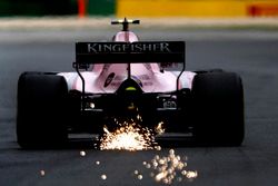 Esteban Ocon, Force India VJM10, mit Funkenflug