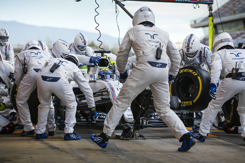 Practice pitstop for Felipe Massa, Williams FW40